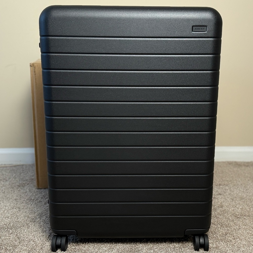 Away Large Luggage